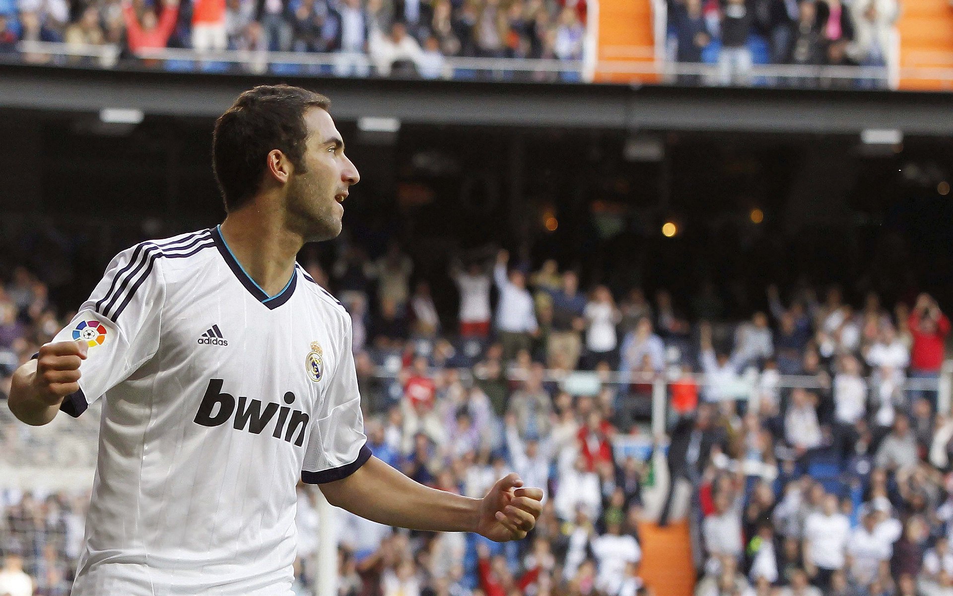 德甲速度爆发:瞬间突入,场面火爆!,德甲的比赛