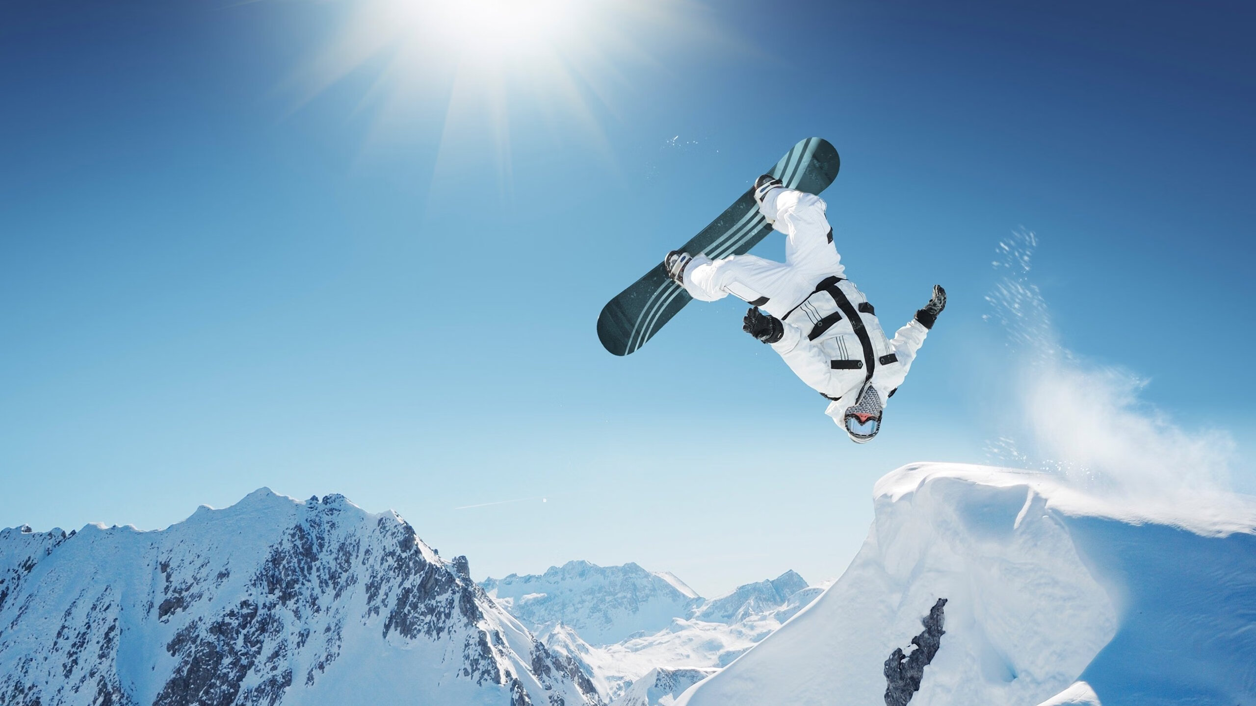 戴维·帕特森全场的视野与领导能力，让袋鼠队在橄榄球锦标赛中保持竞争力